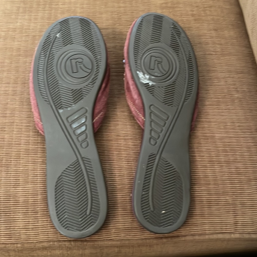 Report Slippers - Picture 3 of 3
